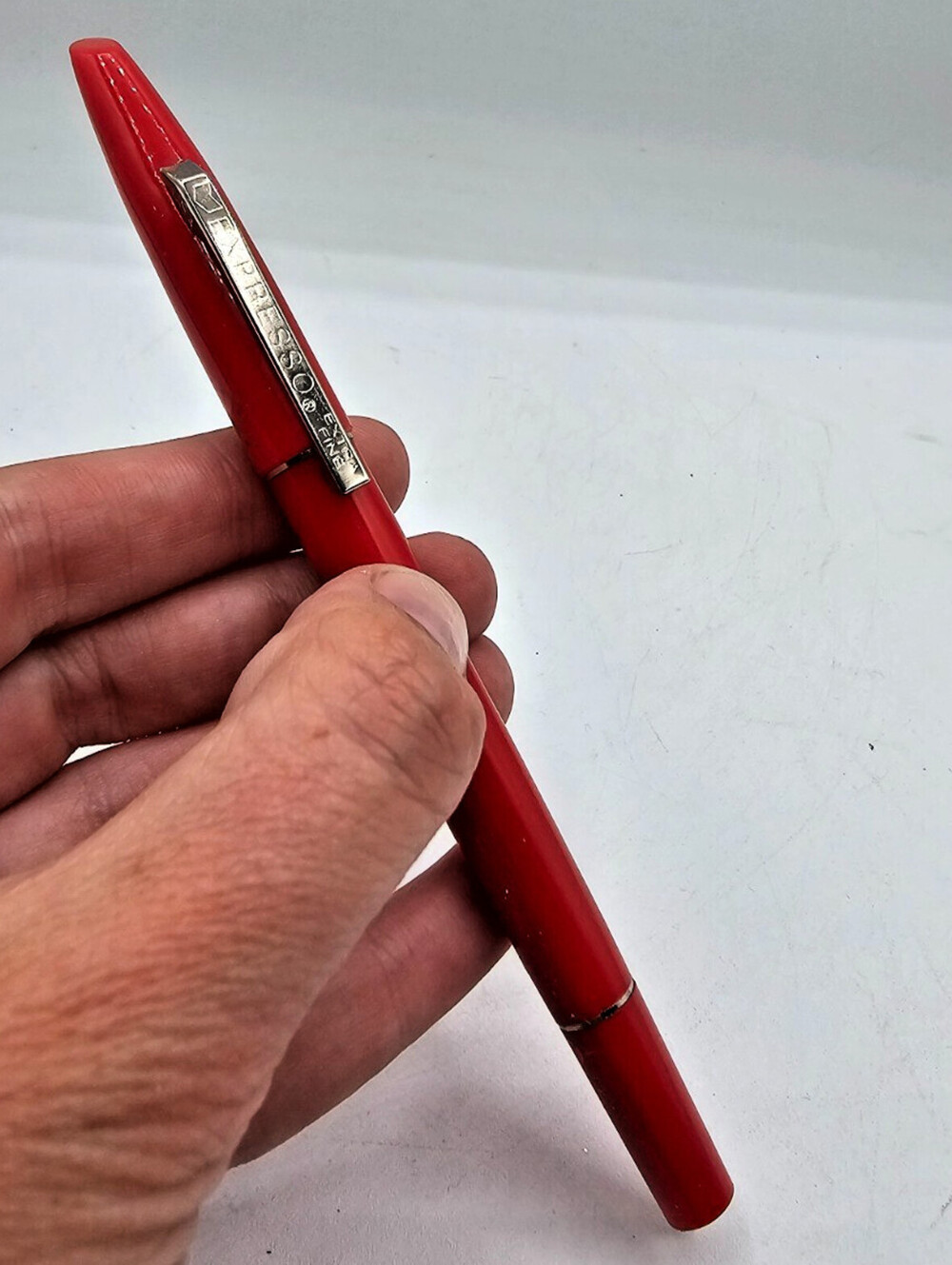 Vintage Expresso Extra Fine Tip Pen Red